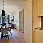 Five Stars 8 Building דירה *