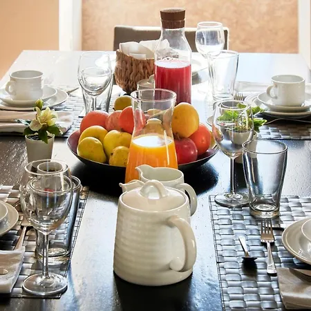 Apartman Five Stars 8 Building