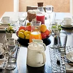 Apartman Five Stars 8 Building