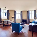 Apartman Five Stars 8 Building
