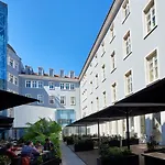 Apartman Five Stars 8 Building
