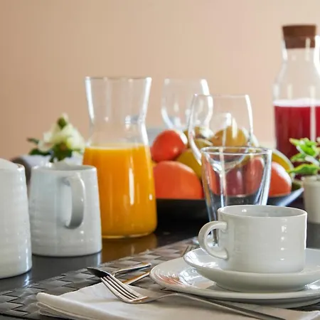 Five Stars 8 Building Апартаменти *