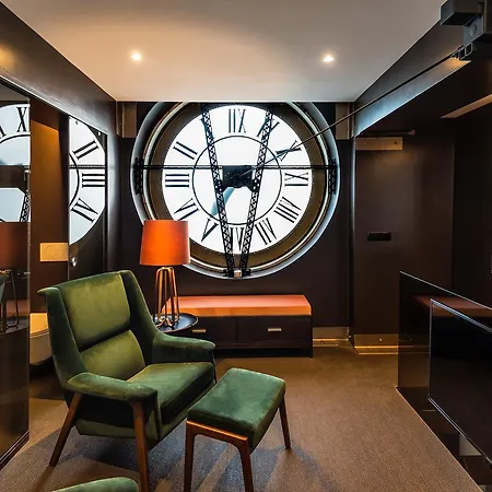 Five Stars 8 Building Апартаменти *