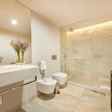 Five Stars 8 Building Апартаменти *